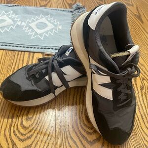 New Balance 237